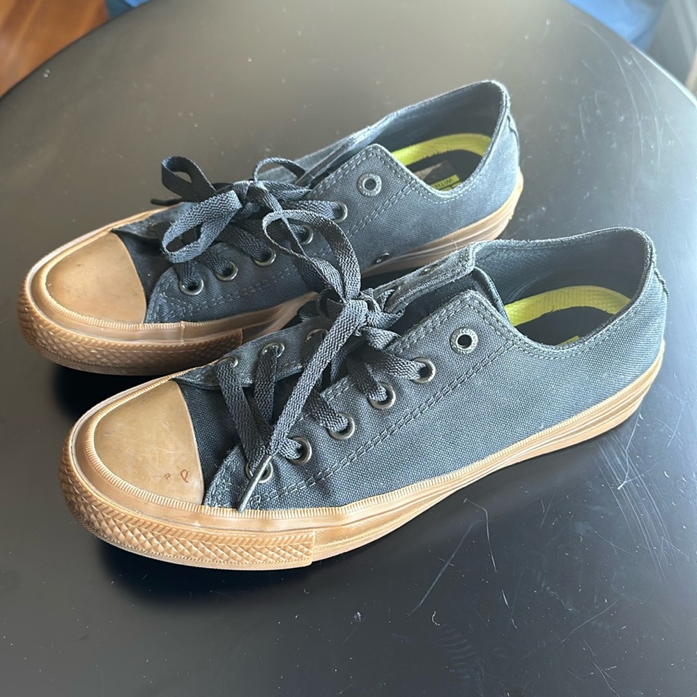 Converse chuck II with a gum sole